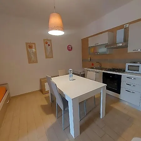 Grazioso Bilocale Vicino Al Mare דירה *